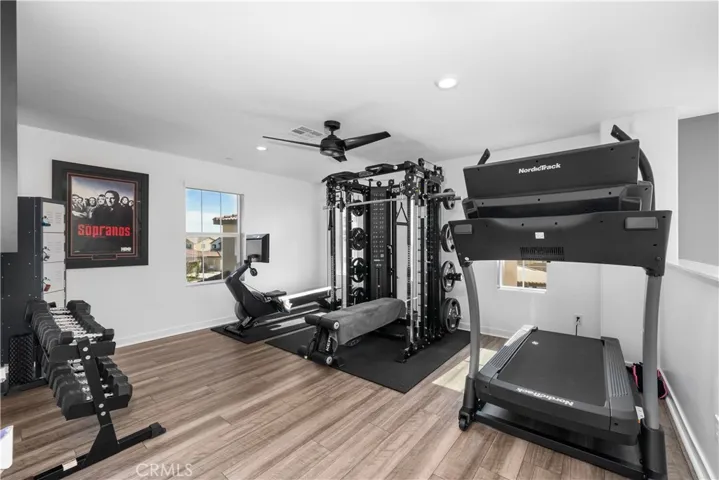 Upstairs loft w/ TV
