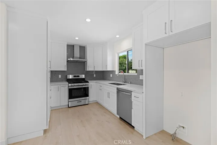 16734 Tribune St, Granada Hills, California 91344