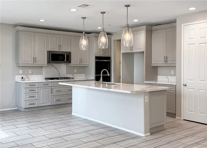 5337 Prato Lane, Fontana, California 92336