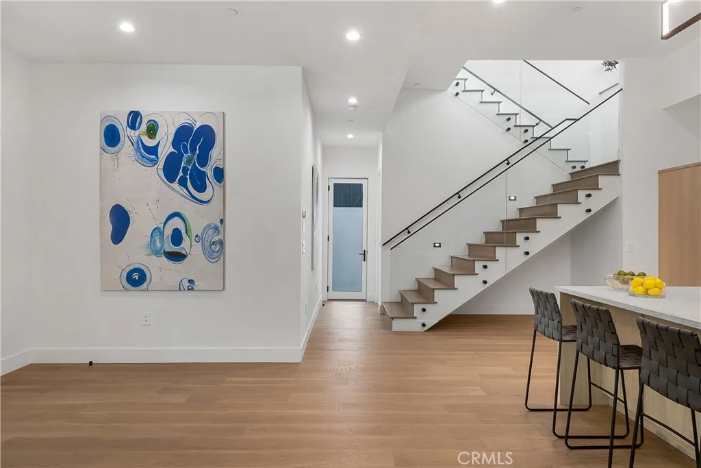 9836 Yoakum Drive, Beverly Hills, California 90210 home-pic-20