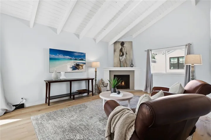 ADU living room or used as bedroom 4