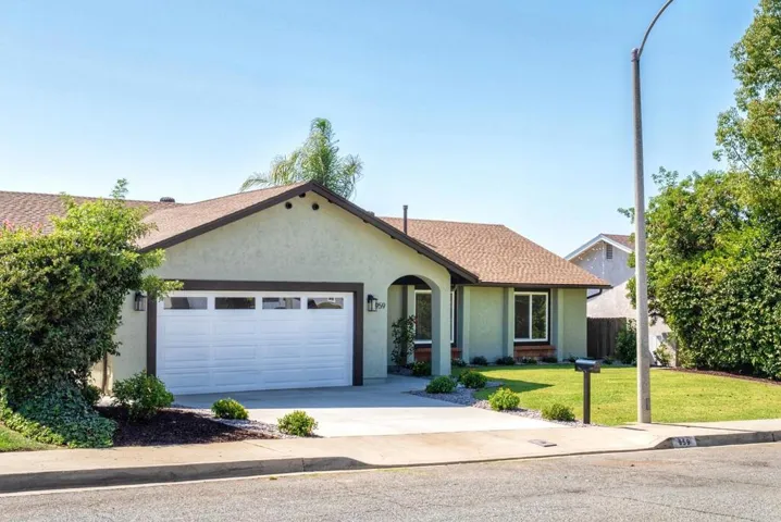 959 Chestnut Drive, Escondido, California 92025