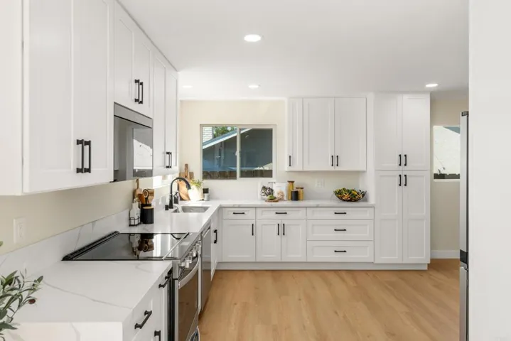 959 Chestnut Drive, Escondido, California 92025