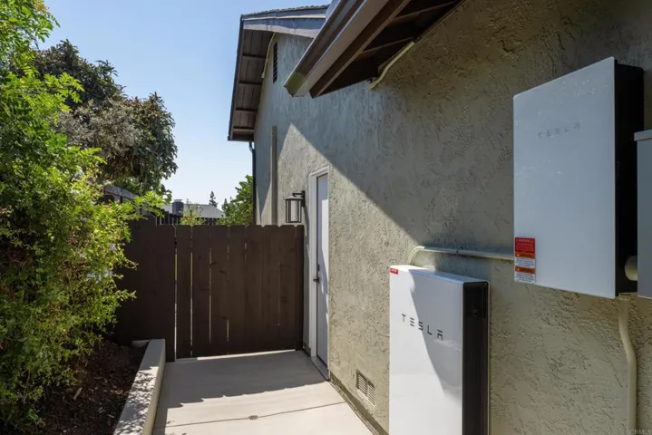 959 Chestnut Drive, Escondido, California 92025