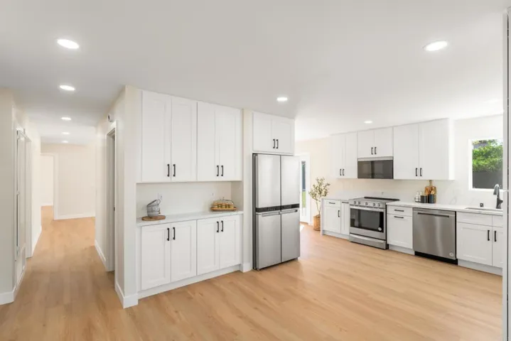 959 Chestnut Drive, Escondido, California 92025