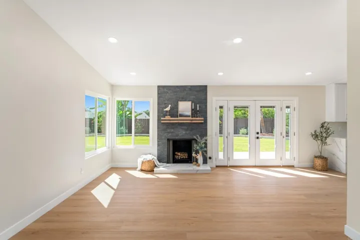 959 Chestnut Drive, Escondido, California 92025