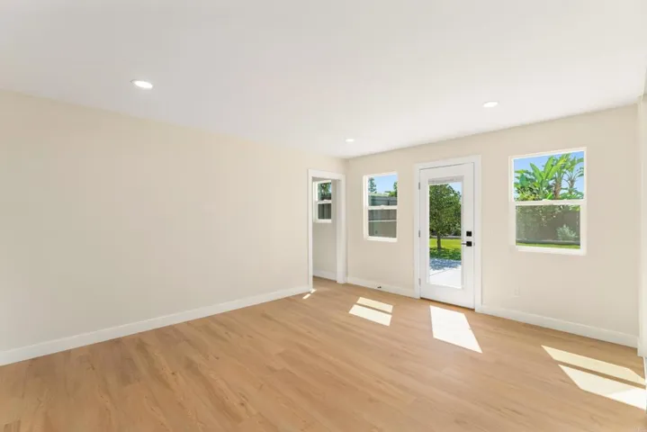 959 Chestnut Drive, Escondido, California 92025