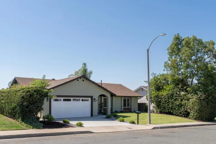 959 Chestnut Drive, Escondido, California 92025