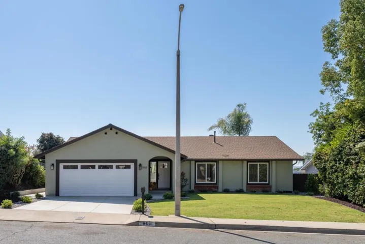 959 Chestnut Drive, Escondido, California 92025