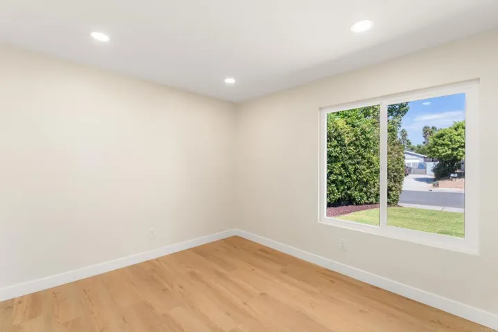 959 Chestnut Drive, Escondido, California 92025