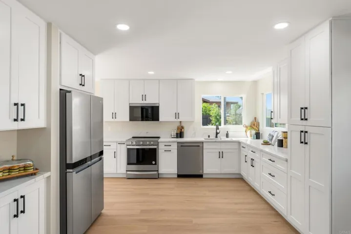 959 Chestnut Drive, Escondido, California 92025