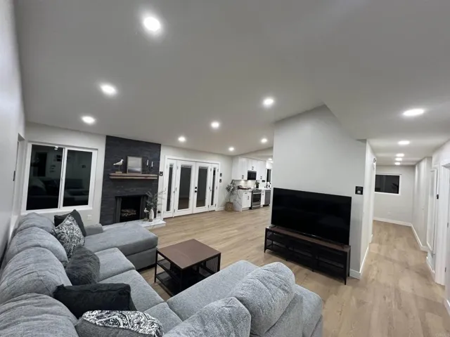 959 Chestnut Drive, Escondido, California 92025
