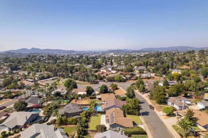 959 Chestnut Drive, Escondido, California 92025