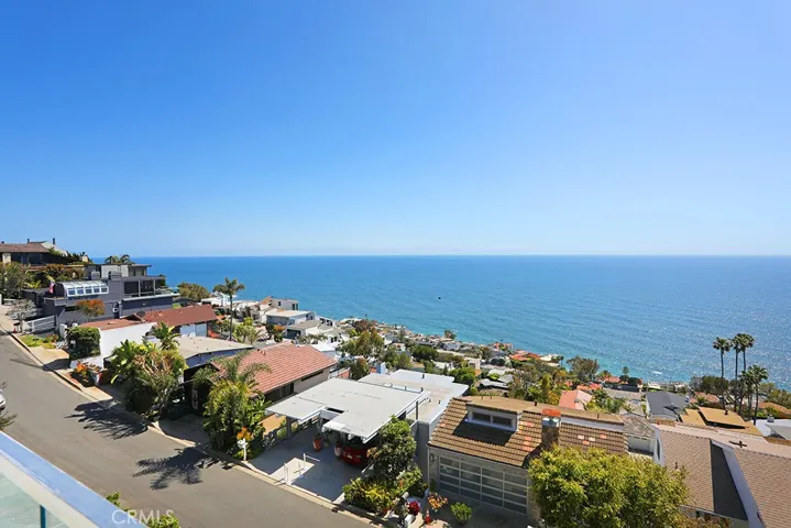 Panoramic ocean views!