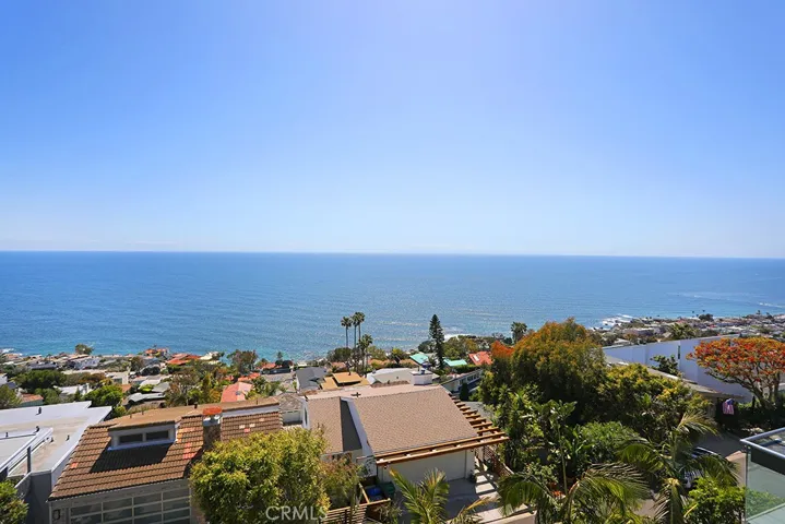 Panoramic ocean views!