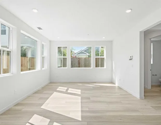 305 Caulfield Lane, Petaluma, California 94952