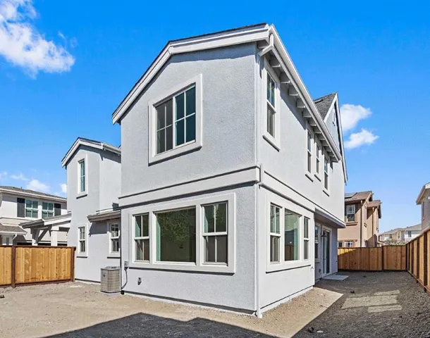 305 Caulfield Lane, Petaluma, California 94952