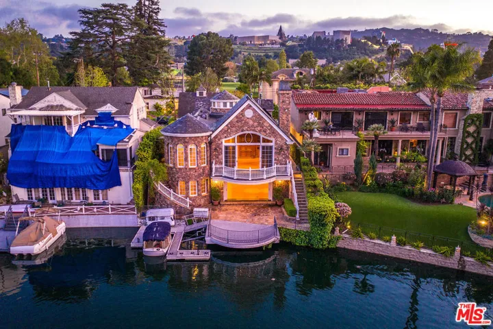10045 Valley Spring Lane, Toluca Lake, California 91602