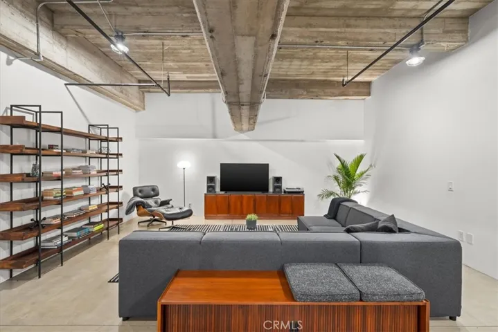 835 Locust Avenue 417, Long Beach, California 90813