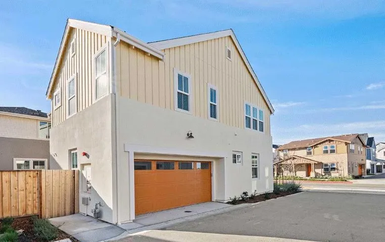 302 Caulfield Lane, Petaluma, California 94952