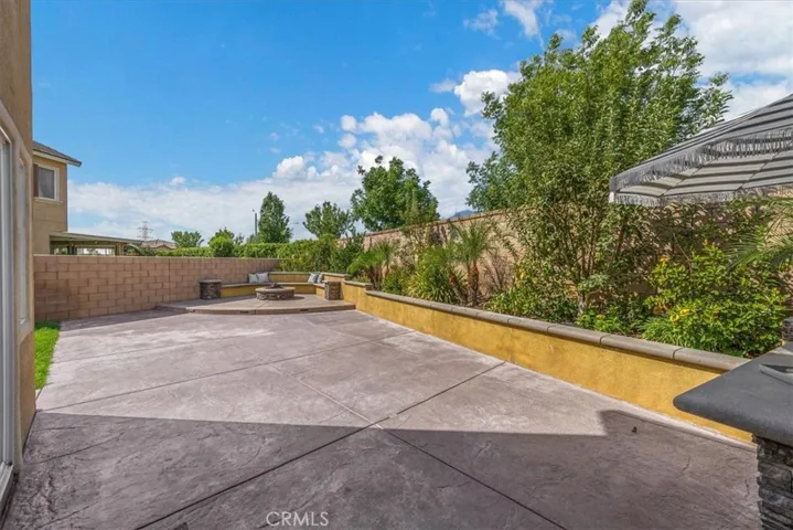 15162 Ledgestone Street, Fontana, California 92336
