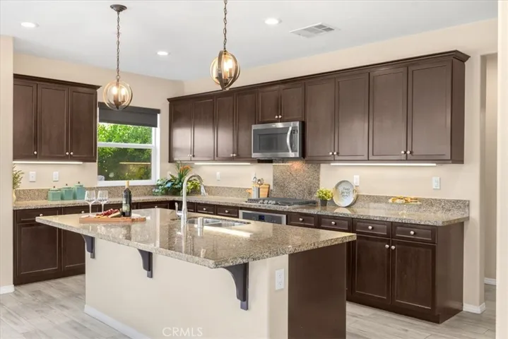 15162 Ledgestone Street, Fontana, California 92336