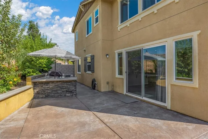 15162 Ledgestone Street, Fontana, California 92336