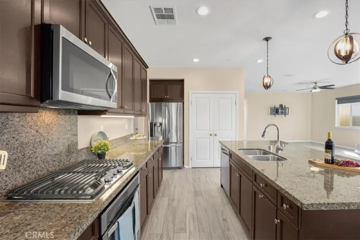 15162 Ledgestone Street, Fontana, California 92336