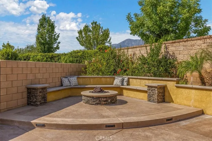 15162 Ledgestone Street, Fontana, California 92336