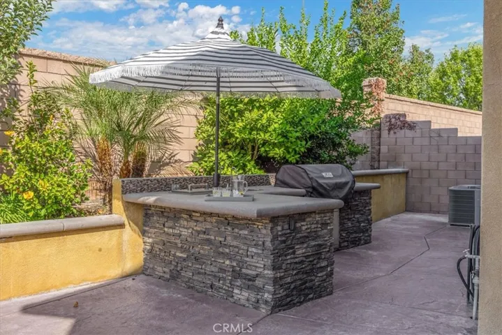 15162 Ledgestone Street, Fontana, California 92336
