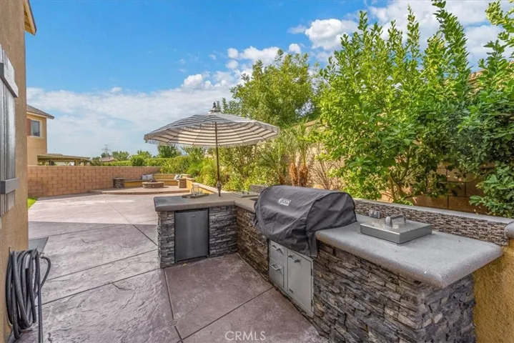 15162 Ledgestone Street, Fontana, California 92336