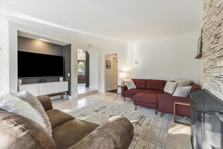 9470 Eagle View Way, Gilroy, California 95020