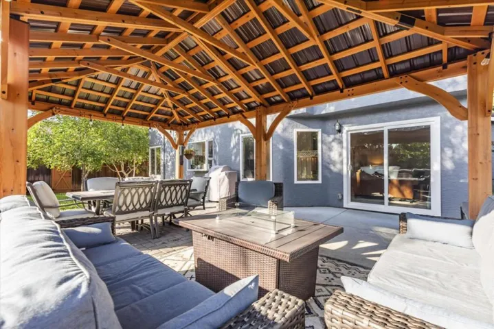 9470 Eagle View Way, Gilroy, California 95020