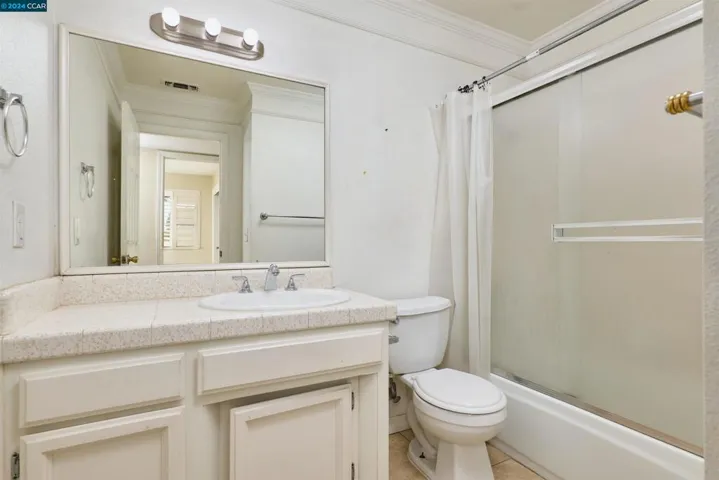 5230 Linda Lou Dr, Carmichael, California 95608