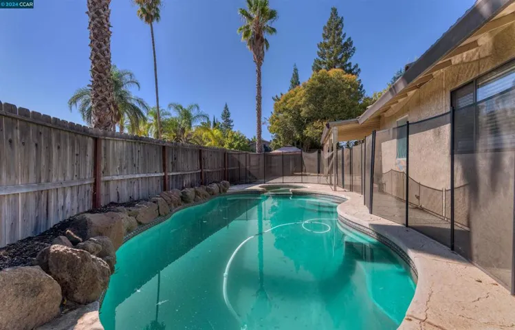 5230 Linda Lou Dr, Carmichael, California 95608