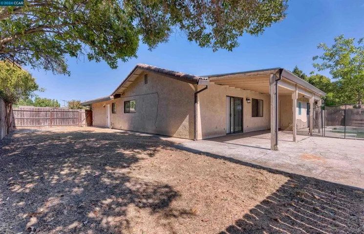 5230 Linda Lou Dr, Carmichael, California 95608