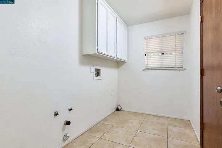 5230 Linda Lou Dr, Carmichael, California 95608