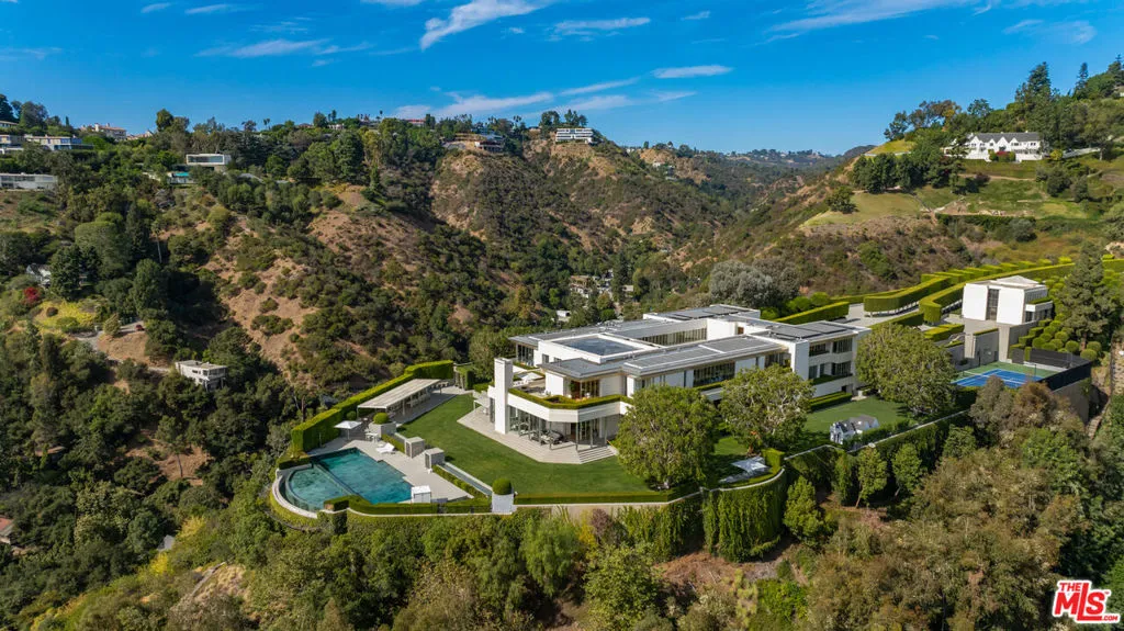 1261 Angelo Drive, Beverly Hills, California 90210, 16 Bedrooms Bedrooms, ,27 BathroomsBathrooms,Residential,For Sale,Angelo,24449959