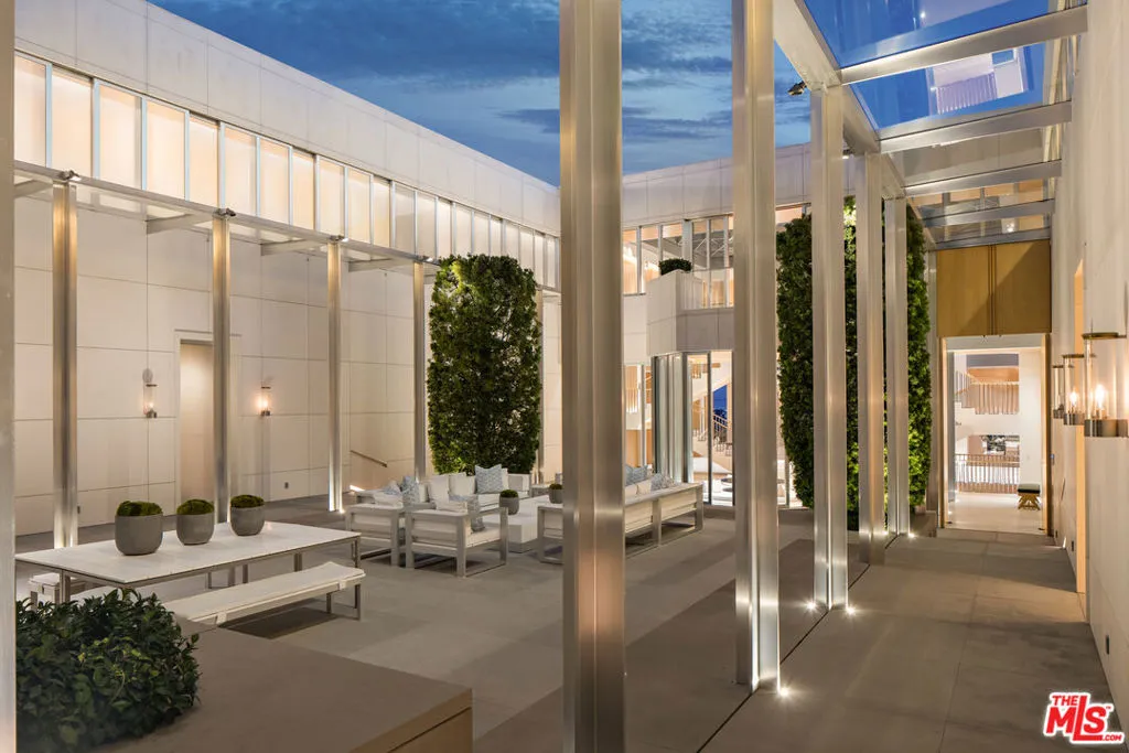 1261 Angelo Drive, Beverly Hills, California 90210 home-pic-39