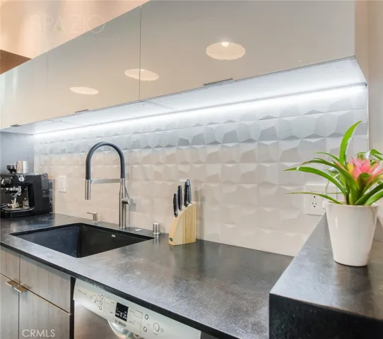 10620 Magnolia Boulevard, North Hollywood, California 91601