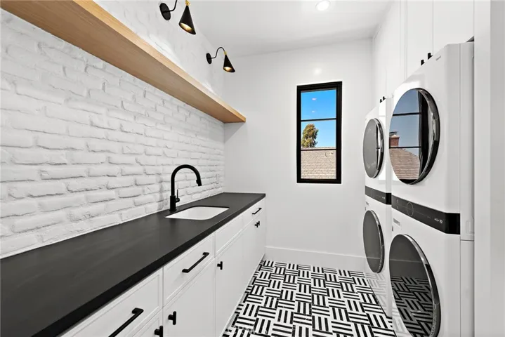 1700 Port Manleigh Circle, Newport Beach, California 92660