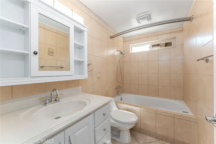 11 Segura 54, Irvine, California 92612