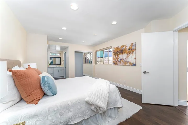 11 Segura 54, Irvine, California 92612