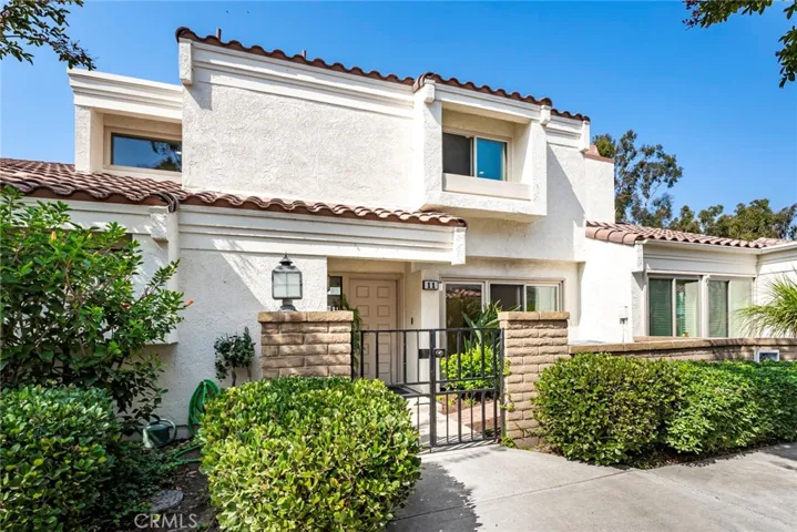 11 Segura 54, Irvine, California 92612