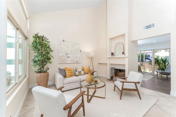 11 Segura 54, Irvine, California 92612