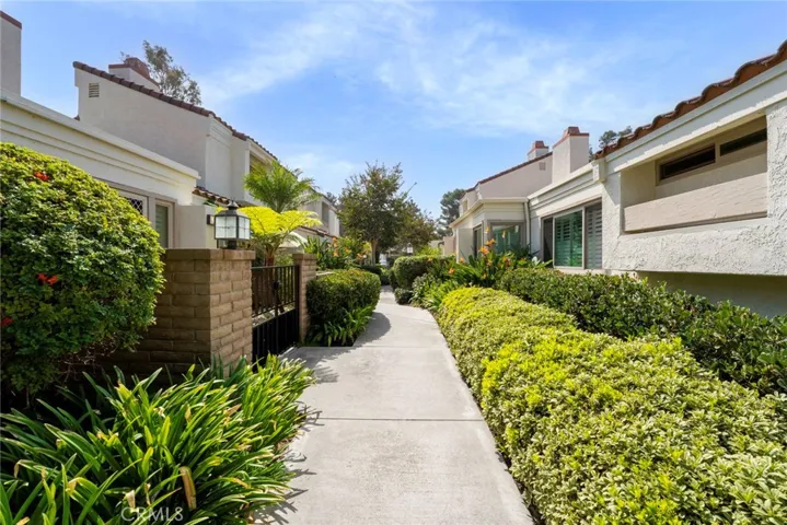 11 Segura 54, Irvine, California 92612