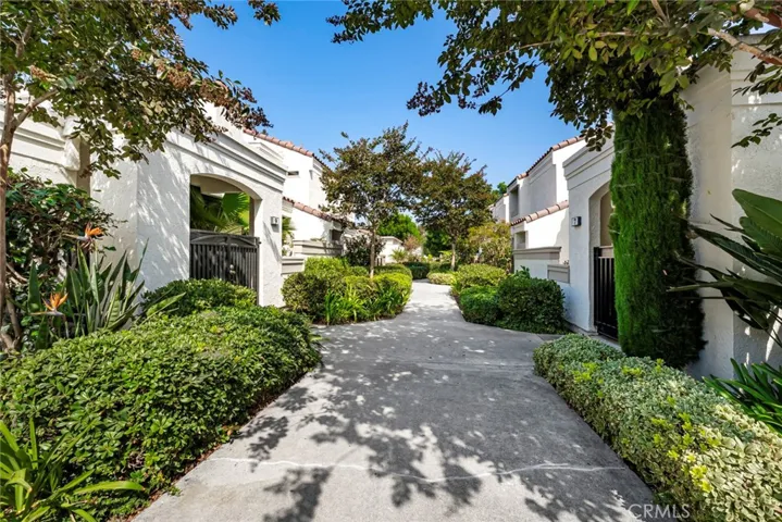 11 Segura 54, Irvine, California 92612