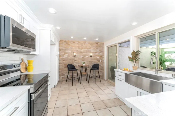 11 Segura 54, Irvine, California 92612