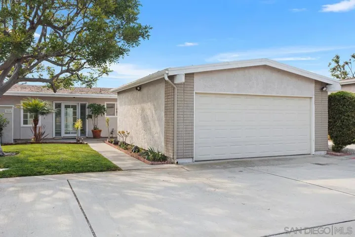 3825 Paprika Way, Oceanside, California 92057