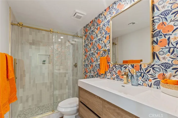 605 Woodcrest Lane E, Palm Desert, California 92260